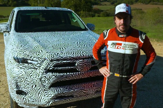 Fernando Alonso otestoval novú Toyotu Hilux 2020