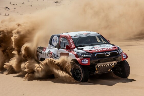 Rely Dakar 2021 pôjdu štyri nové Hiluxy z TOYOTA GAZOO Racing 