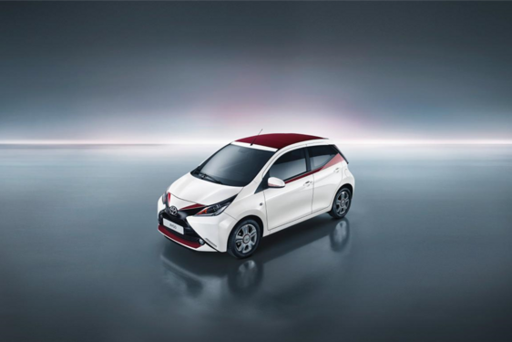 X-POSE NÉVEN ÉRKEZIK A LIMITÁLT SZÉRIÁS TOYOTA AYGO 