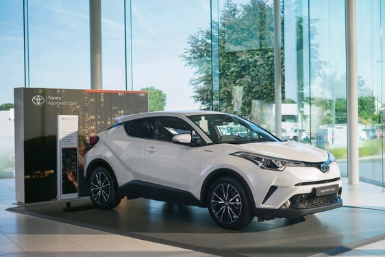 Sukces programu „Pewne Auto” – w sieci komisów Toyoty Motor Poland sprzedaż sprawdzonych używanych Toyot wzrosła o 50%