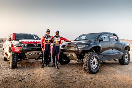 TOYOTA GAZOO Racing nasadí na Dakar čtyři posádky a nový speciál GR DKR HILUX T1+ 