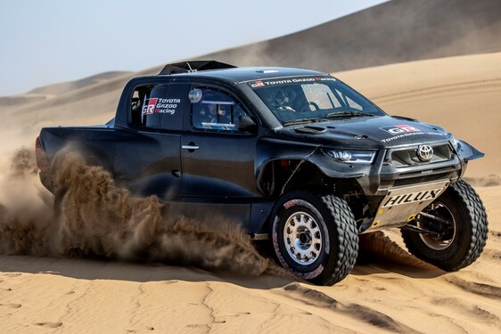 TOYOTA GAZOO Racing na Rajdzie Dakar 2022. Zupełnie nowy GR DKR Hilux T1+