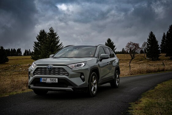  Toyota v listopadu zvýšila prodeje a je trojkou na trhu