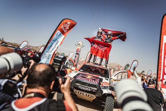 Abu Dhabiban méreti meg magát legközelebb a Toyta Hilux és a Dakar-győztes Nasser-Mathieu páros 