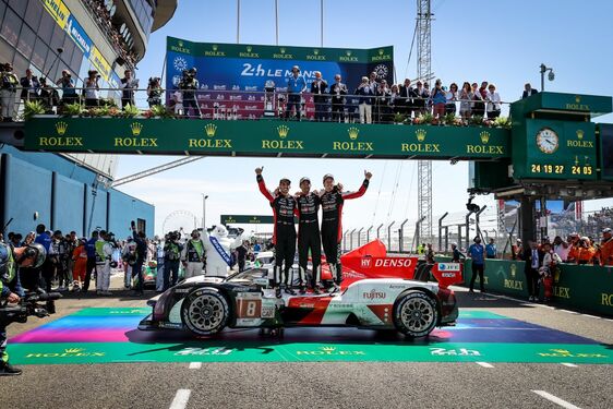 Tím TOYOTA GAZOO RACING vybojoval piate víťazstvo v pretekoch 24 hodin Le Mans 