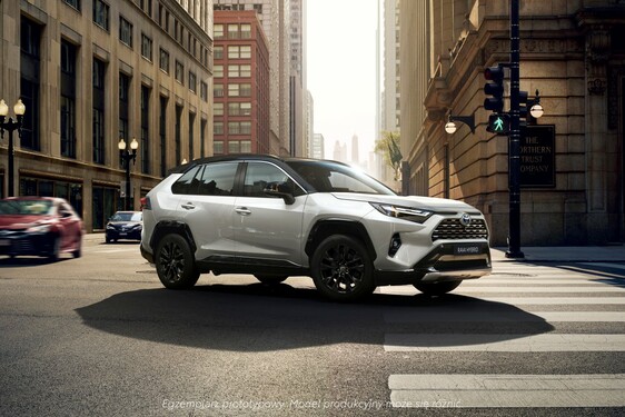 Mi a közös egy amerikai fiatal Y generációsban és egy Boomerben?: a Toyota RAV4