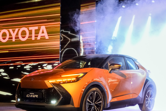 Nová Toyota C-HR se bude poprvé vyrábět na jednom místě včetně baterií