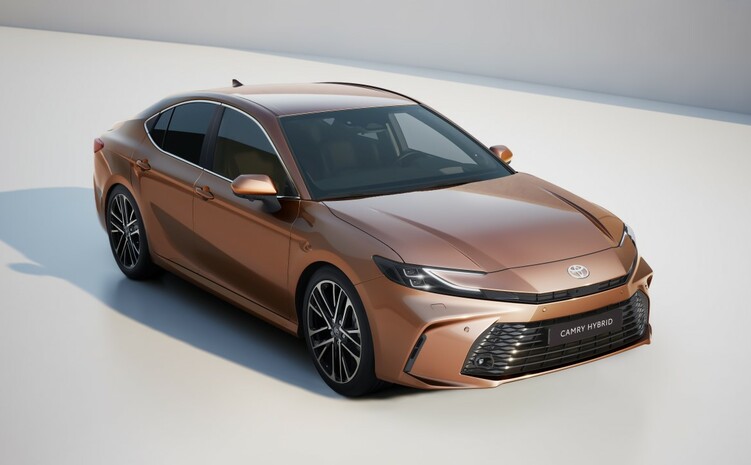  Toyota představuje novou Camry