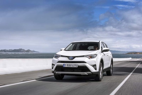 Nowa Toyota RAV4 Hybrid – łączy prestiż, komfort i osiągi