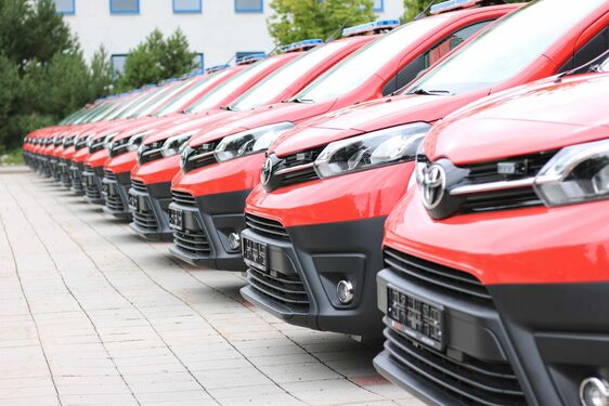 Dobrovolní hasiči v Karlovarském kraji převzali nové vozy Toyota Proace