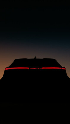 C-HR teaser 9x16