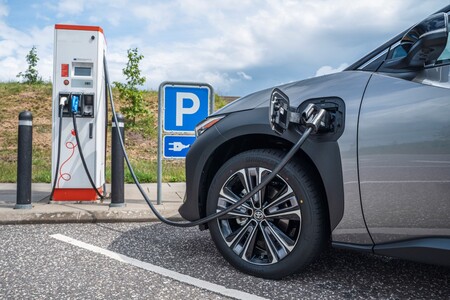 LG Energy Solution dostarczy baterie do nowych samochodów elektrycznych Toyoty
