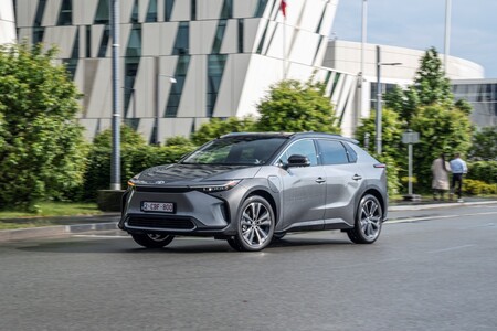 Toyota rozpoczyna wyprzedaż rocznika 2022 