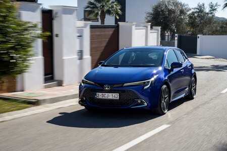 Corolla z napędem hybrydowym 5. generacji. 80% czasu jazdy na silniku elektrycznym w mieście