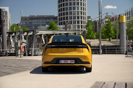Nowa Toyota Prius Plug-in Hybrid. Nowe technologie i najbardziej wydajny napęd hybrydowy Toyoty