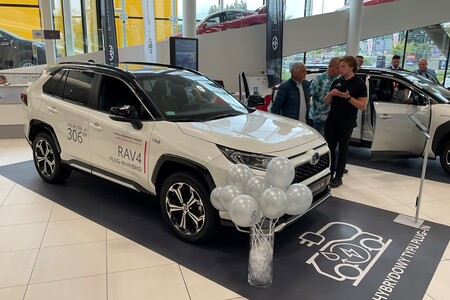 Ponad 45 000 odwiedzających na Dniach Elektryfikacji w salonach Toyoty