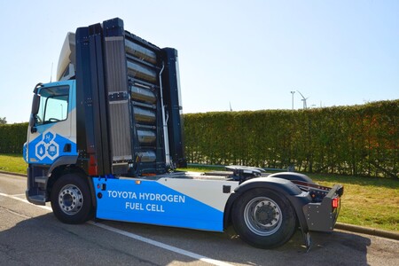 Ogniwa paliwowe Toyoty w wodorowej ciężarówce VDL Groep. Startują 5-letnie testy auta w sieci logistycznej Toyota Motor Europe