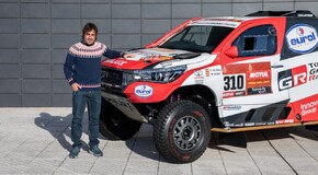 Toyota Hilux Dakar trafiła do muzeum Fernando Alonso 