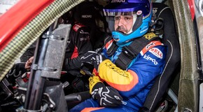 Fernando Alonso przetestował dakarową Toyotę Hilux