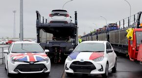  Toyota uruchomiła transport samochodów między Wielką Brytanią a Francją drogą kolejową