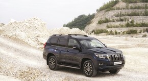 TOYOTA LAND CRUISER 2017