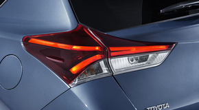 Auris 2015