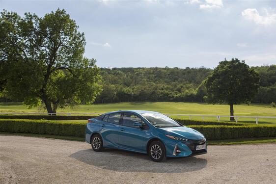 2017 Prius Plug-In Hybrid Węgry