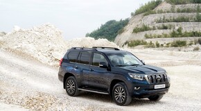 TOYOTA LAND CRUISER 2017