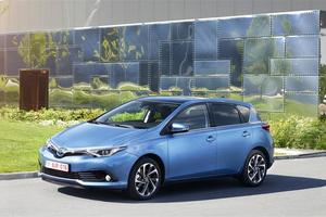 Toyota Auris 2015 - nowe zdjęcia