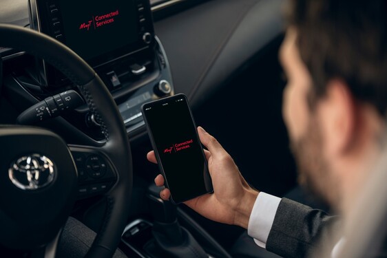 Kolejna odsłona aplikacji MyT. Komplet informacji o parametrach auta w telefonie. Teraz zdalnie otworzysz i nagrzejesz Toyotę zimą