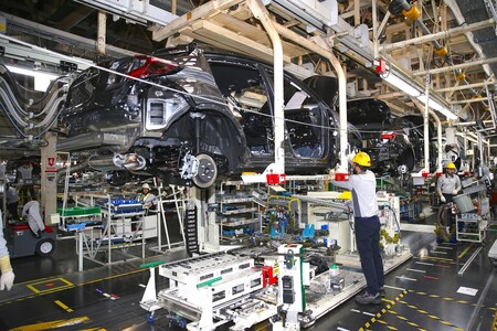 Toyota C-HR Plug-in Hybrid i baterie do tego modelu będą produkowane w Toyota Motor Manufacturing Turkey