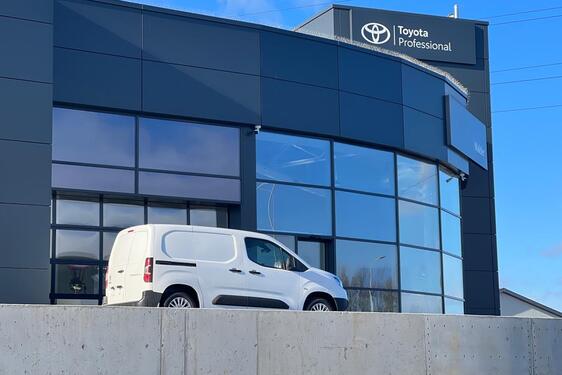 Toyota otworzyła szósty salon sieci dealerskiej Toyota Professional 