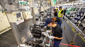 Toyota rozpoczyna produkcję silników do napędów hybrydowych