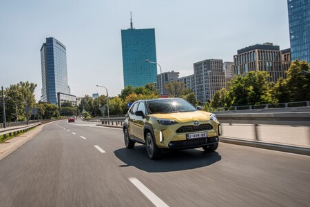 Wzrost rejestracji Toyoty przez klientów indywidualnych o 64%. Toyota liderem polskiego rynku aut osobowych. Wyniki z sierpnia 2022 roku
