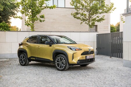 Polscy klienci Toyoty coraz częściej wybierają hybrydy. Ponad 36 500 egzemplarzy od początku 2022 roku
