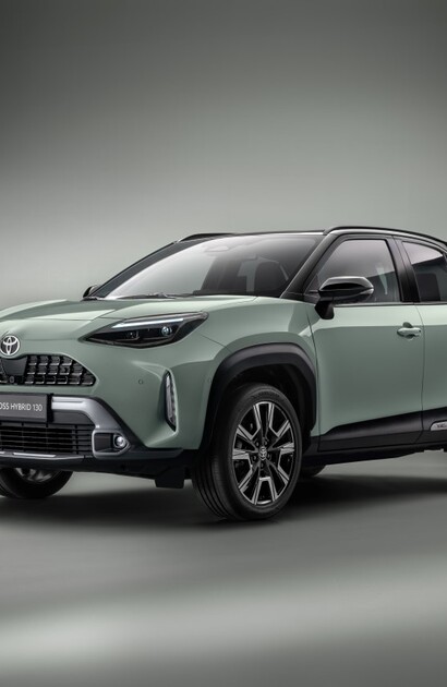 Nowa Toyota Yaris Cross. Mocniejsza hybryda i technologie, które zwiększają bezpieczeństwo 