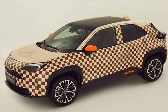 Yaris Cross by IQ COLLECTION