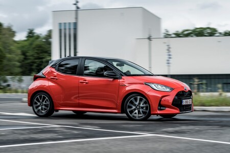 Toyota zarejestrowała w tym roku w Polsce ponad 60 000 samochodów. Wyniki z października 2022 roku