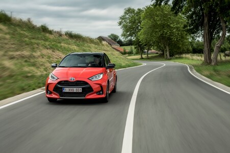 Yaris Hybrid samochodem z najlepszym stosunkiem jakości do ceny – zwycięstwo w rankingu ADAC
