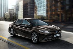 Toyota Camry sa vracia do Európy s novým hybridným pohonom
