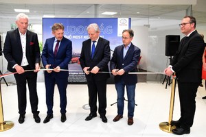 AZ ELMÚLT 10 ÉVBEN NEM TÖRTÉNT ILYEN: ÚJ TOYOTA SZALON NYÍLT BUDAPESTEN