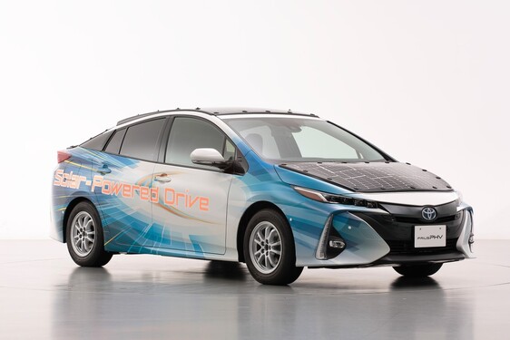 NEDO, Sharp i Toyota będą testować pojazdy elektryczne wyposażone w wysokowydajne baterie słoneczne