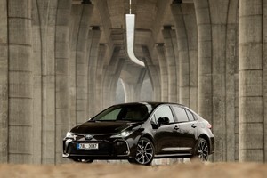 Test v Praze: Hybridní Toyoty jezdily až ze 70 procent zcela bez emisí