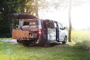 PROACE Verso Kamper Tour Box – osobowy van i kamper w jednym samochodzie