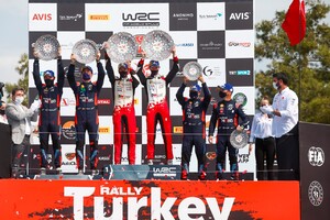 Evans s tímom TOYOTA GAZOO Racing si pripísal víťazstvo na Rely Turecko