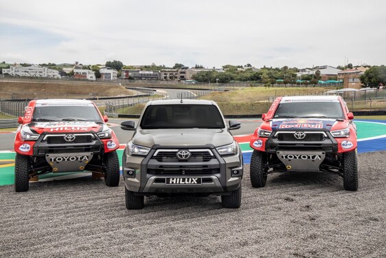 Toyota Gazoo Racing z czterema nowymi Hiluxami na Rajdzie Dakar 2021