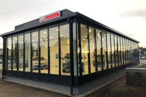 Pilisvörösváron nyílt meg a Toyota idei negyedik új bemutatóterme Magyarországon