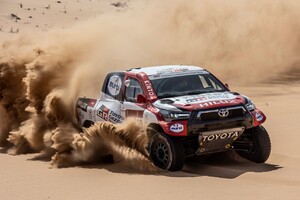 4 vadonatúj Hiluxot küld csatába a Toyota a 2021-es Dakar Rallyn