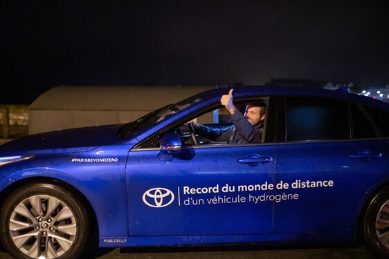 Toyota Mirai ustanawia nowy rekord dystansu na jednym tankowaniu wodoru