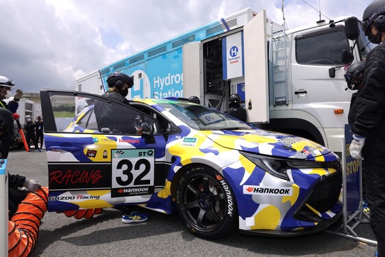 Toyota Corolla z silnikiem wodorowym testowana na japońskich torach wyścigowych